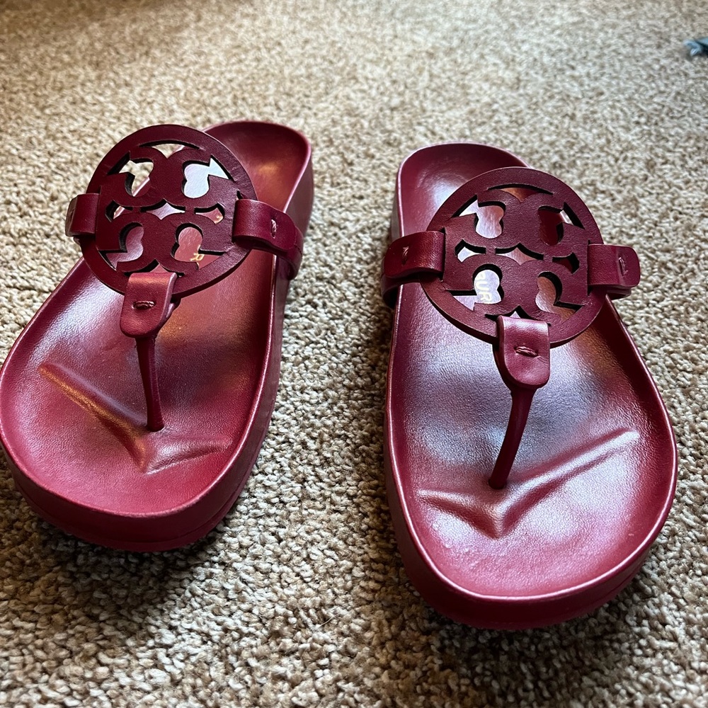 Red Tory Burch Miller Cloud size 6 sandals.